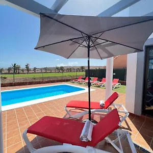 https://villa-eva-new-to-the-market-fully-refurbished-licensed.in-canary-islands.com