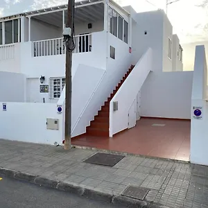 https://casa-la-orilla-1.in-canary-islands.com